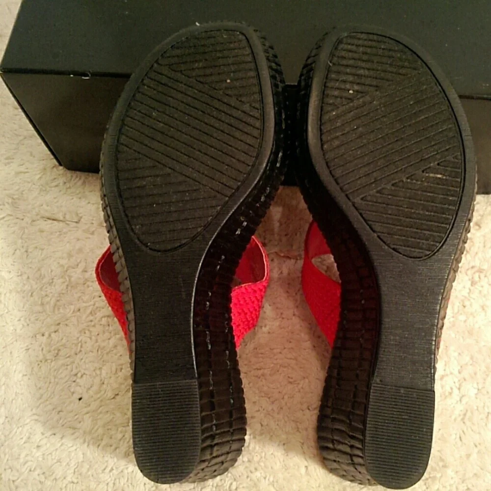 White Mountain wedge sandals 7